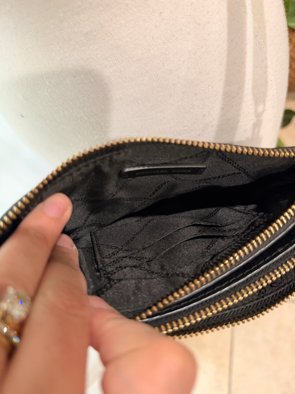 Michael Kors Black Leather Crossbody Phone Wallet - Picture 7 of 10
